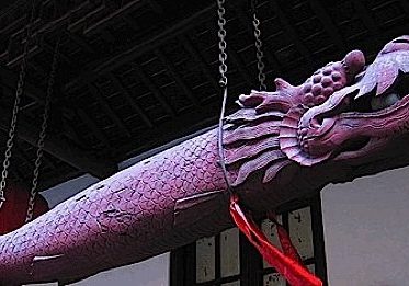 Buddha-Weekly-0Fishdrum Larger fish drums are often hung outside temples.