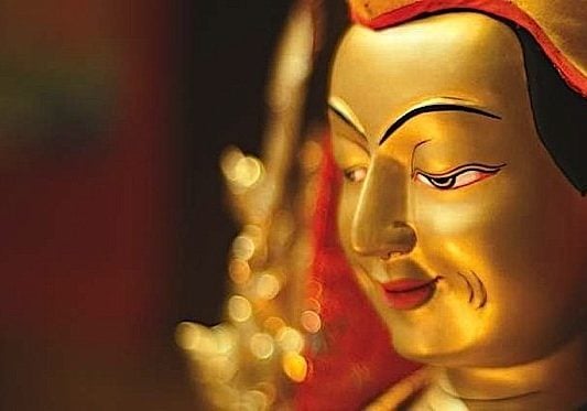 Buddha-Weekly-0Je-Tsongkhapa-Statue Lovely statue of the great sage Lama Je Tsong Khapa.