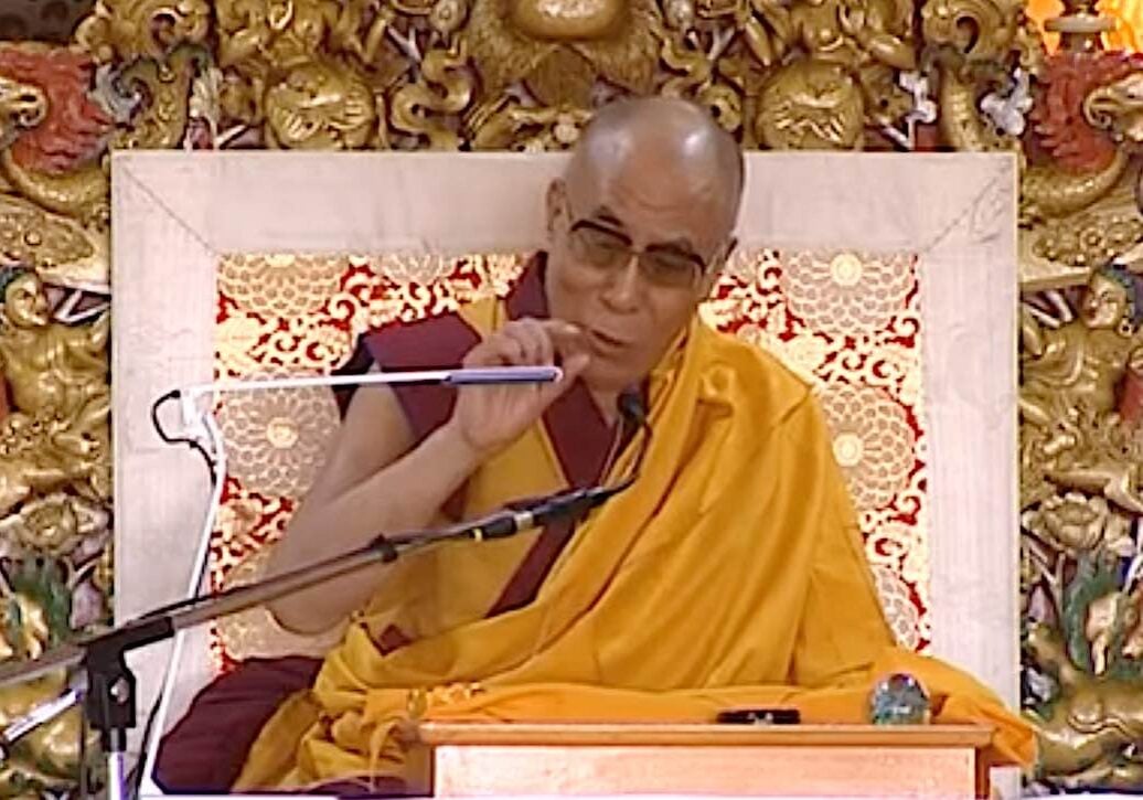 Buddha-Weekly-His Holiness the Dalai Lama teaching Diamond Sutra-Buddhism His Holiness the Dalai Lama teaching on the Heart Sutra.
